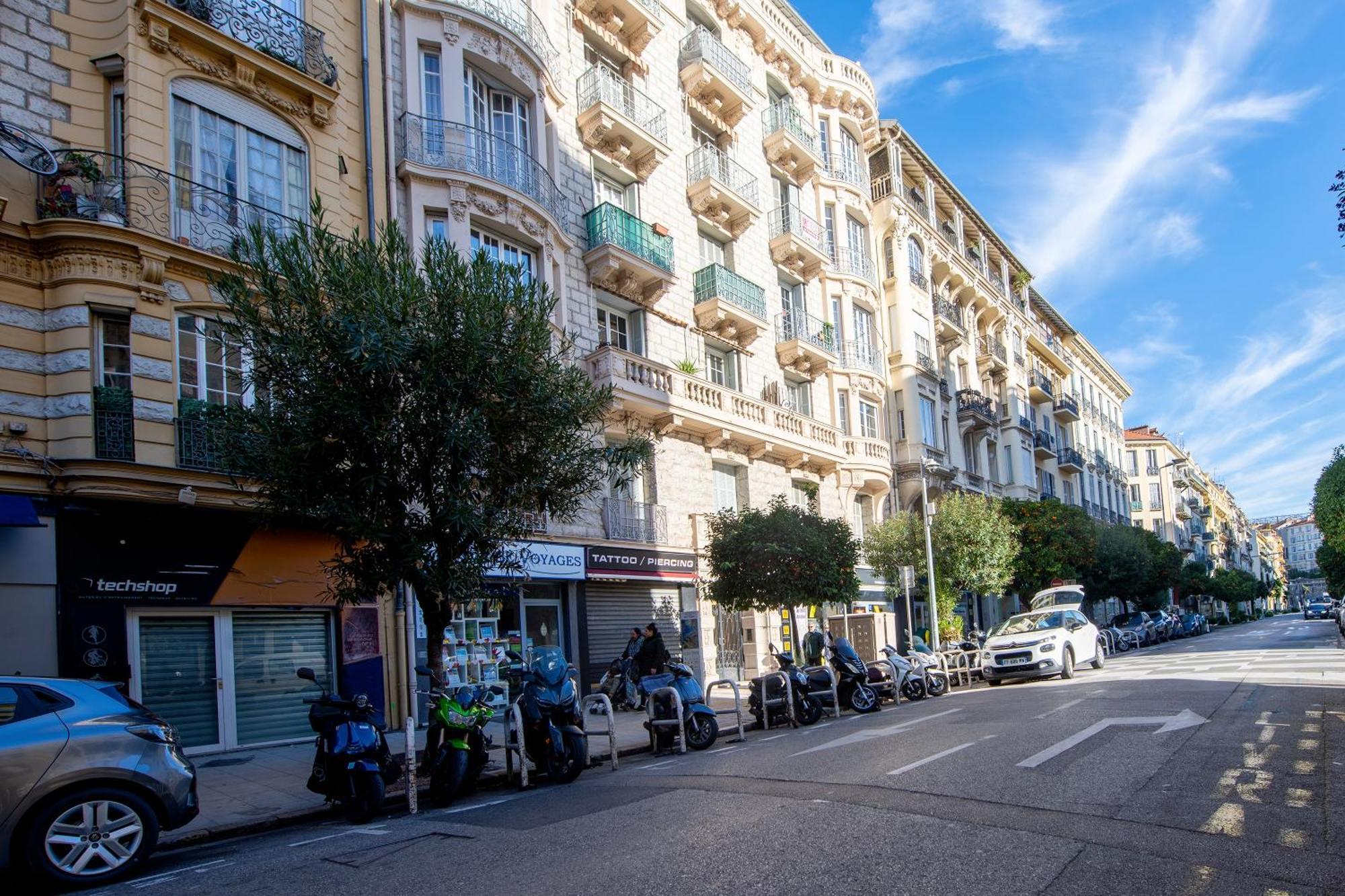 Apartment #34 2p Raimbaldi Central 2balconies / Ac & Wifi